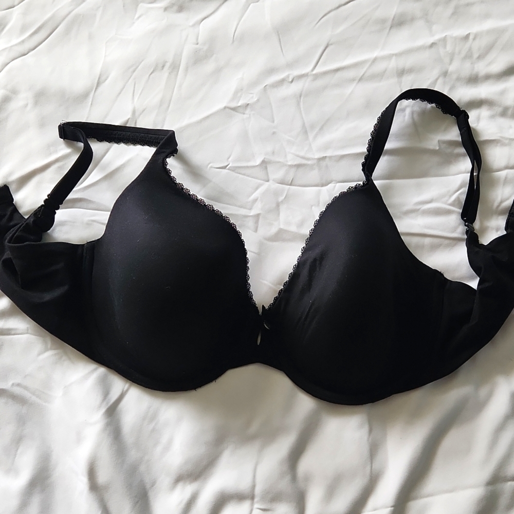 Victoria Secret bra. 34dd black